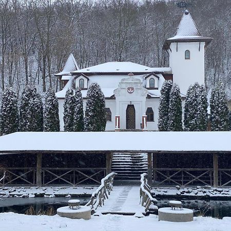 Готельний комплекс Трапезна Суботів Екстер'єр фото