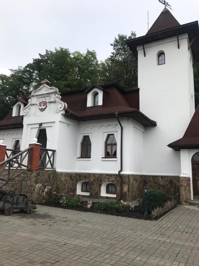 Готельний комплекс Трапезна Суботів Екстер'єр фото